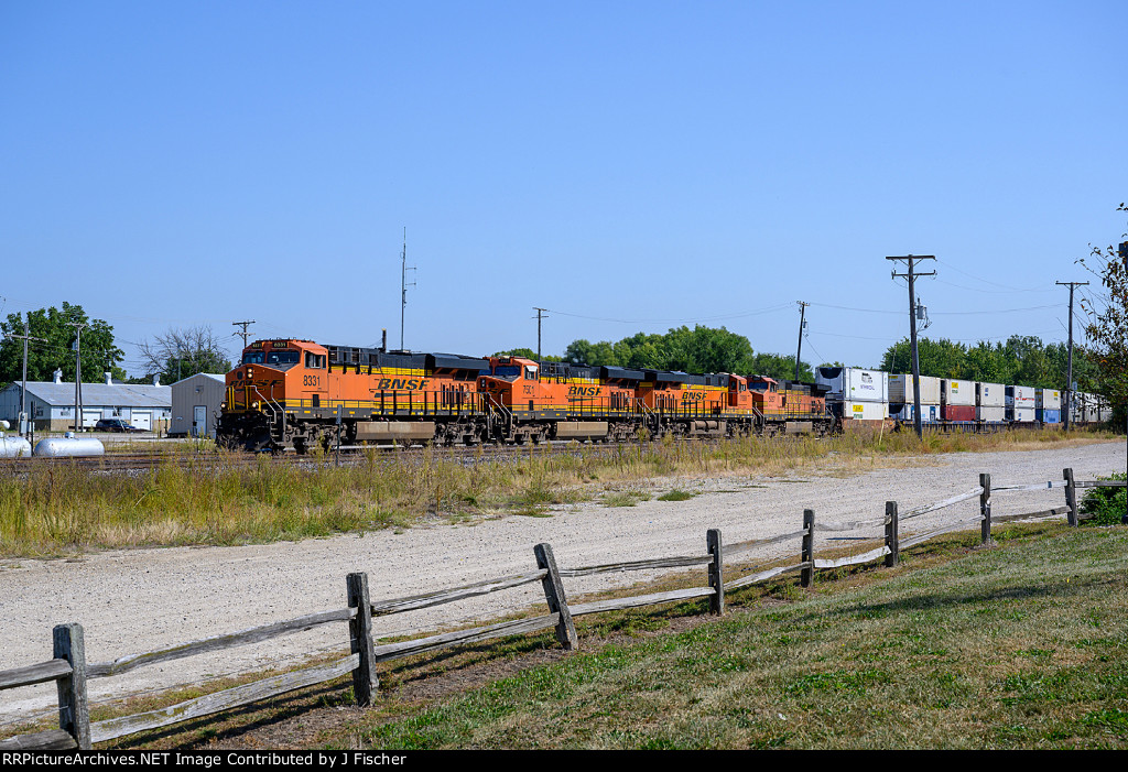 BNSF 8331